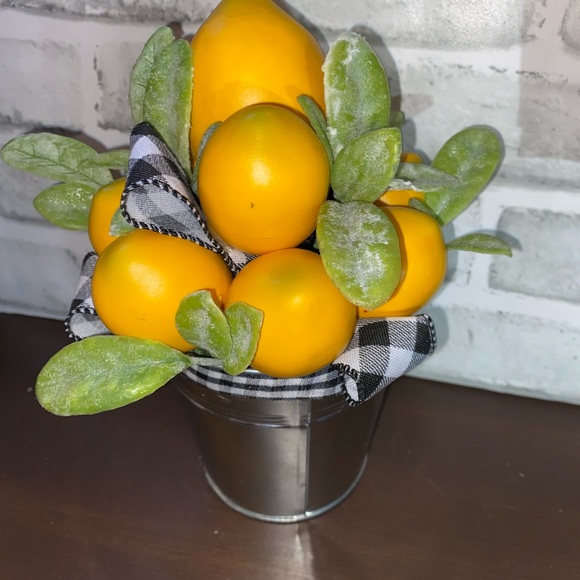 Farmhouse Lemon Bouquet Buffalo plaid Greenery - Picture 7 of 11